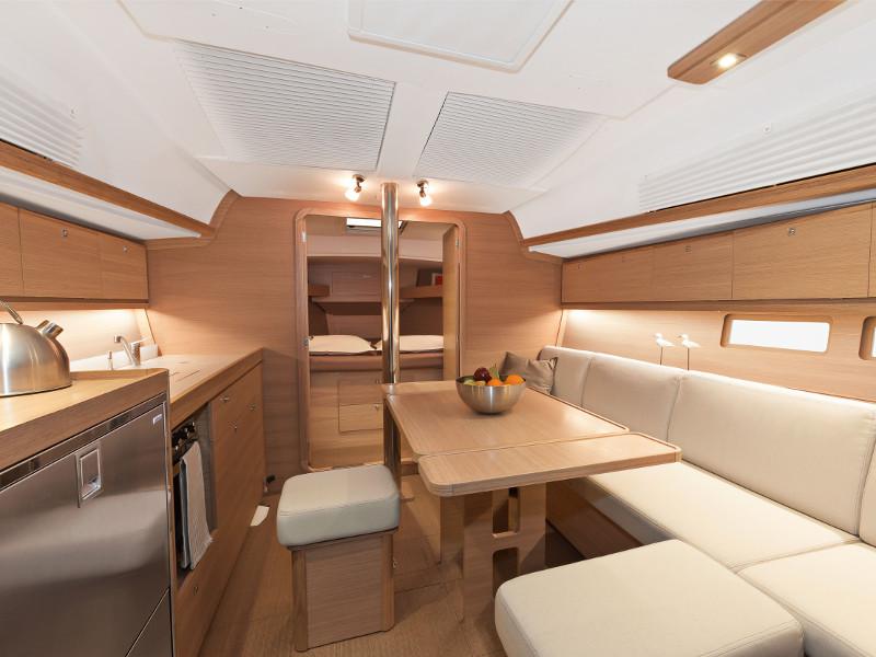Book yachts online - sailboat - Dufour 382 GL - Peter Pan - rent