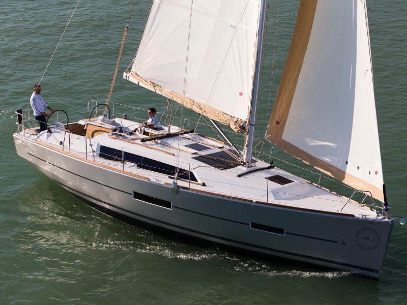 Book yachts online - sailboat - Dufour 382 GL - Peter Pan - rent