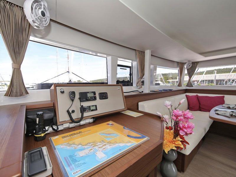 Book yachts online - catamaran - Lagoon 450 Sport - I Love Anna (Generator) - rent