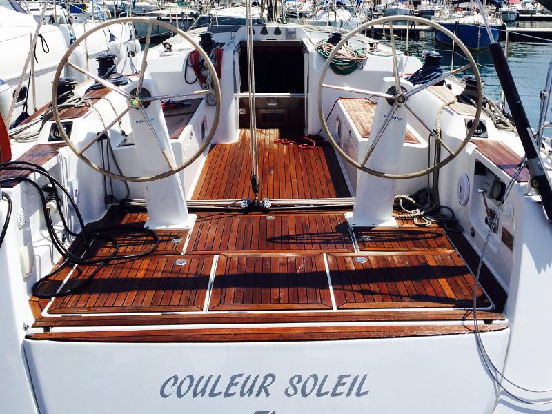 Book yachts online - sailboat - Grand Soleil 43 OT - Couleur Soleil - rent