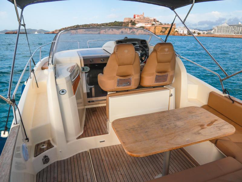 Book yachts online - motorboat - Cap Camarat 8.5 WA - TERCERA VIA - rent