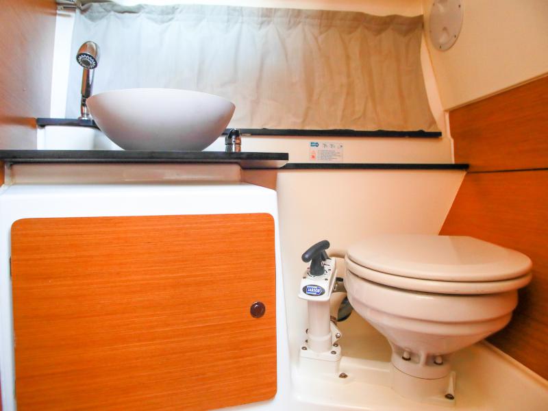 Book yachts online - motorboat - Cap Camarat 8.5 WA - TERCERA VIA - rent