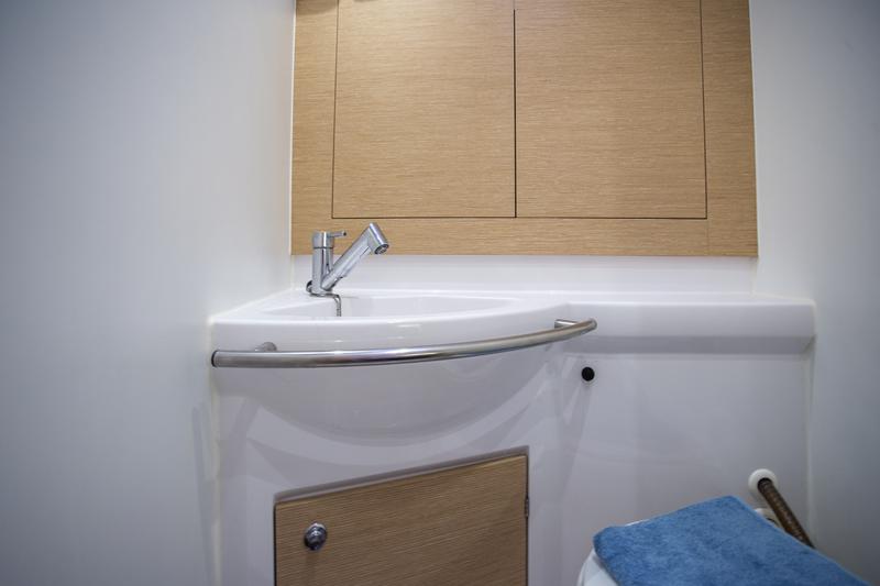 Book yachts online - sailboat - Elan 40 Impression - Silente - rent