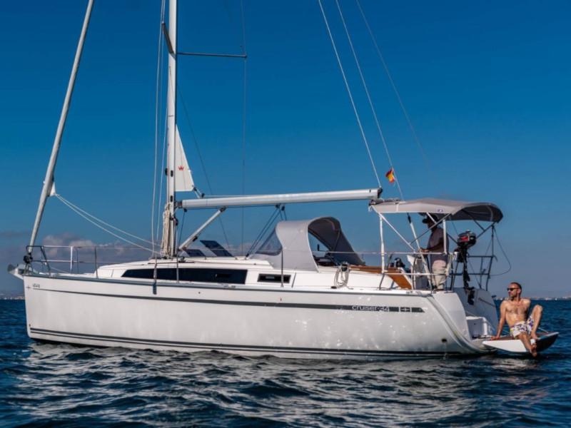 Book yachts online - sailboat - Bavaria 34 Cruiser - Be Happy - rent