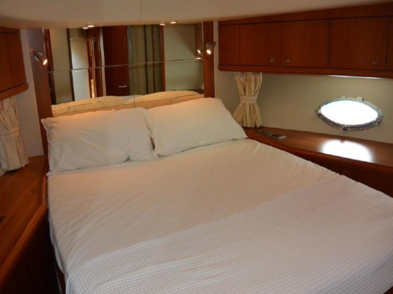 Book yachts online - motorboat - Sunseeker Manhattan 52 - Blue Amber - rent