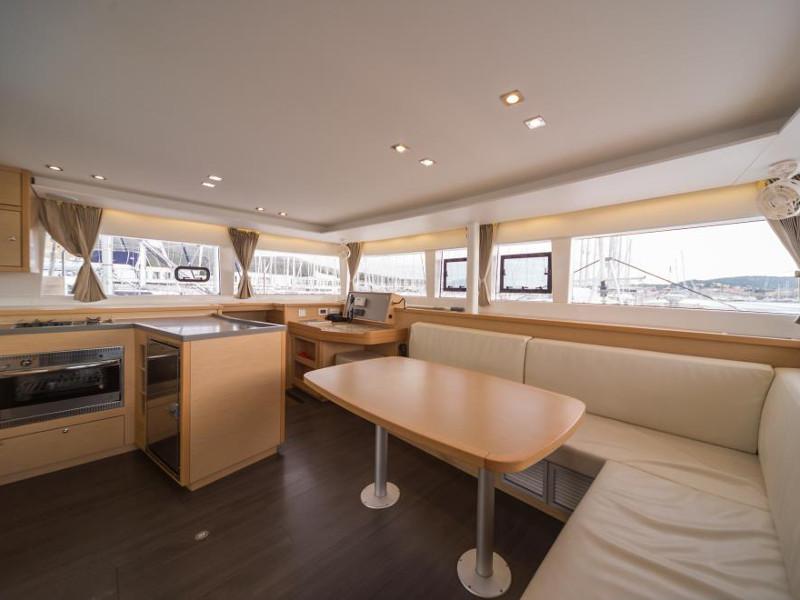Book yachts online - catamaran - Lagoon 450 Sport - Nathalie - rent