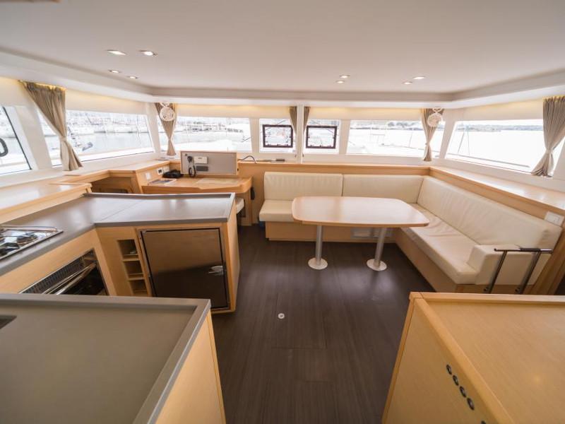 Book yachts online - catamaran - Lagoon 450 Sport - Nathalie - rent