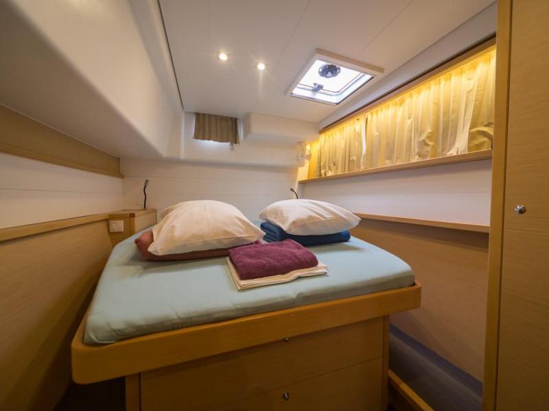 Book yachts online - catamaran - Lagoon 450 Sport - Nathalie - rent