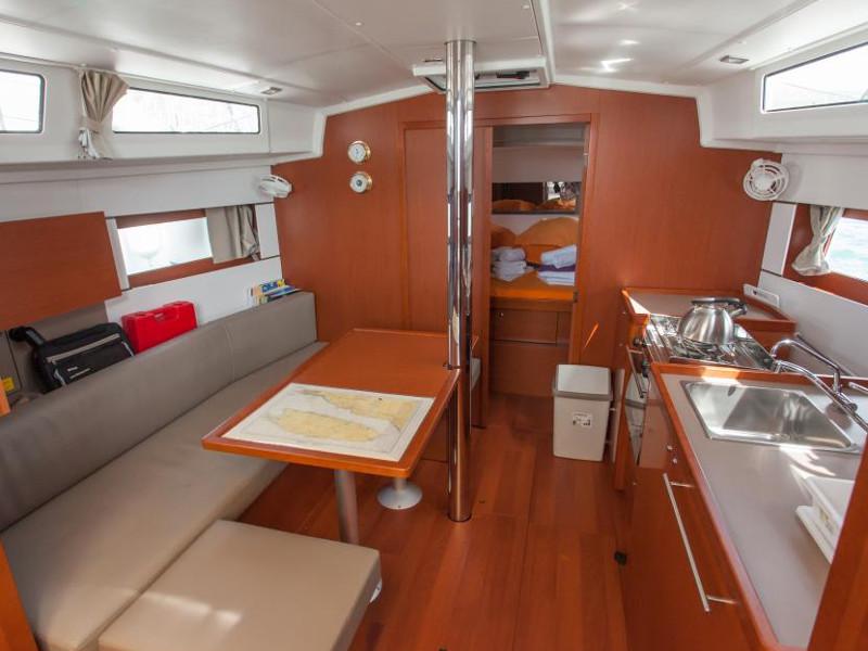 Book yachts online - sailboat - Oceanis 38.1 - Dvorak - rent
