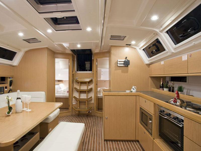 Book yachts online - sailboat - Bavaria Cruiser 46 (9) - Grey Sky - rent