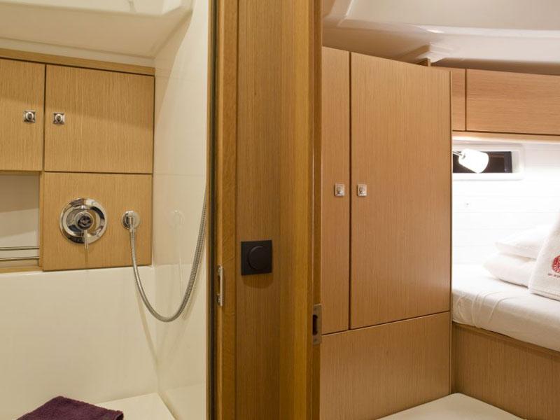 Book yachts online - sailboat - Bavaria Cruiser 46 (9) - Grey Sky - rent