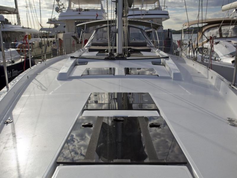 Book yachts online - sailboat - Hanse 588 - White Pearl - rent