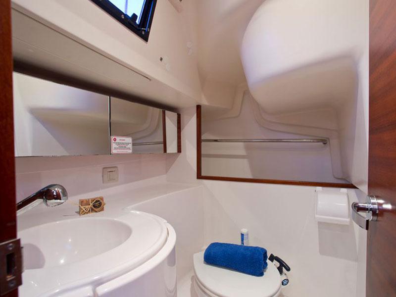Book yachts online - sailboat - Salona 35 - Charly - rent