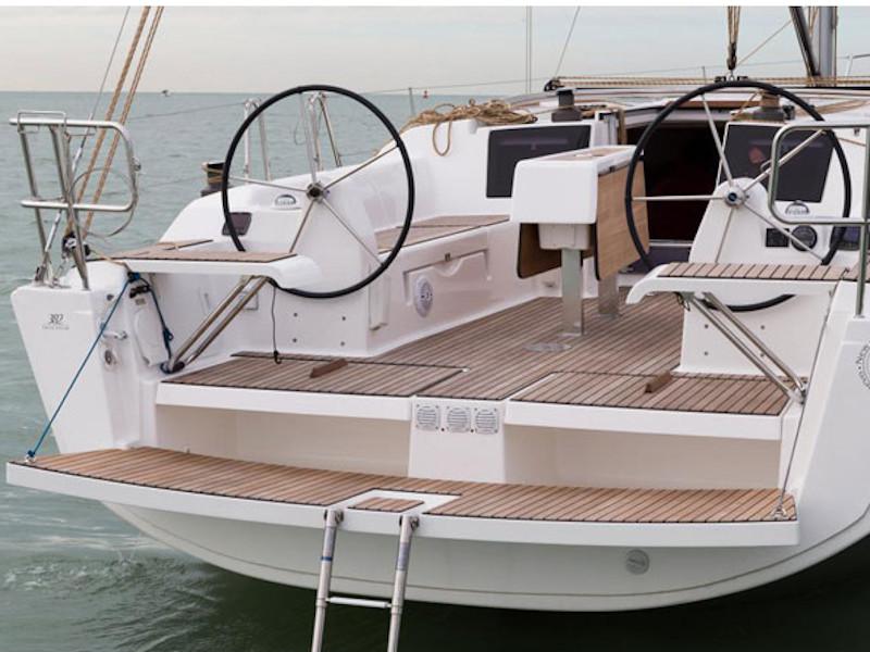Book yachts online - sailboat - Dufour 382 Grand Large - Les Troyens - rent
