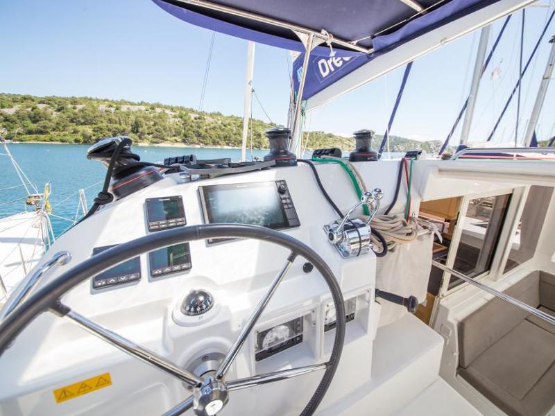 Book yachts online - catamaran - Lagoon 400 S2 - Rapala - rent