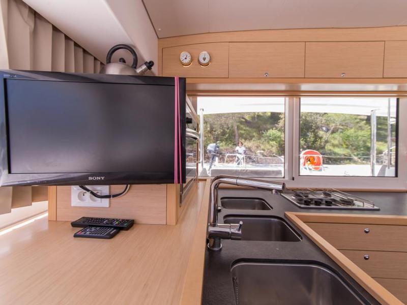 Book yachts online - catamaran - Lagoon 400 S2 - Rapala - rent