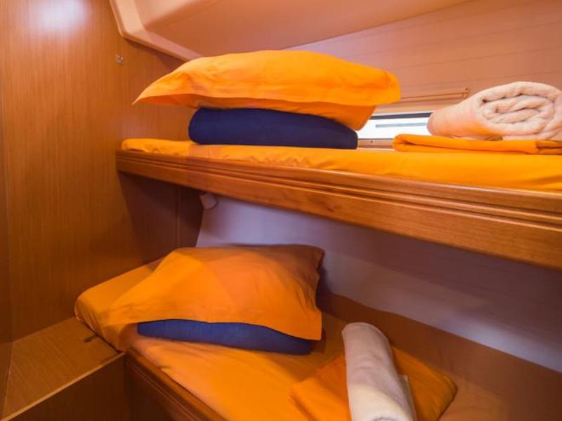 Book yachts online - sailboat - Bavaria Cruiser 56 - La Vestale - rent