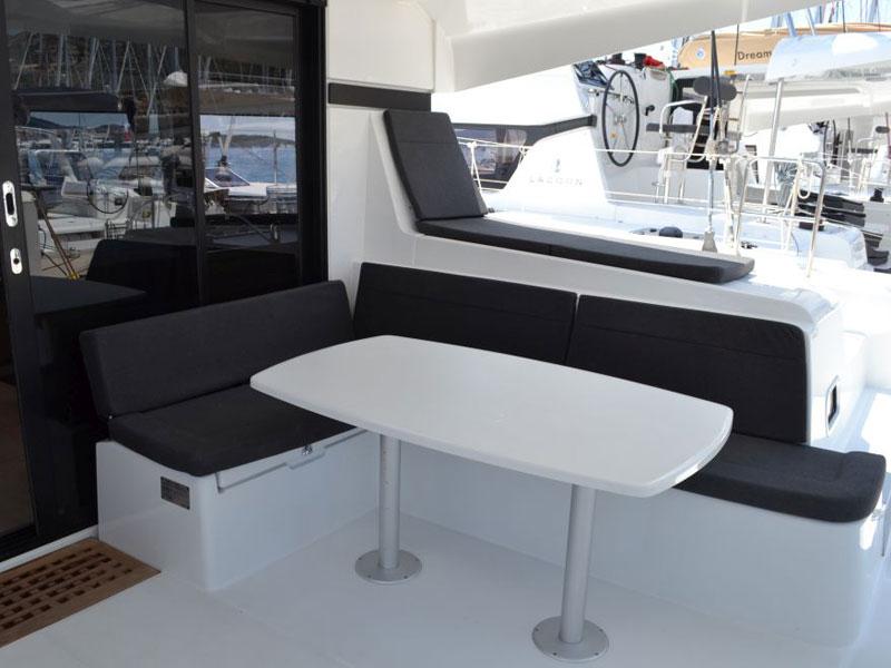 Book yachts online - catamaran - Lagoon 42 - Anna - rent
