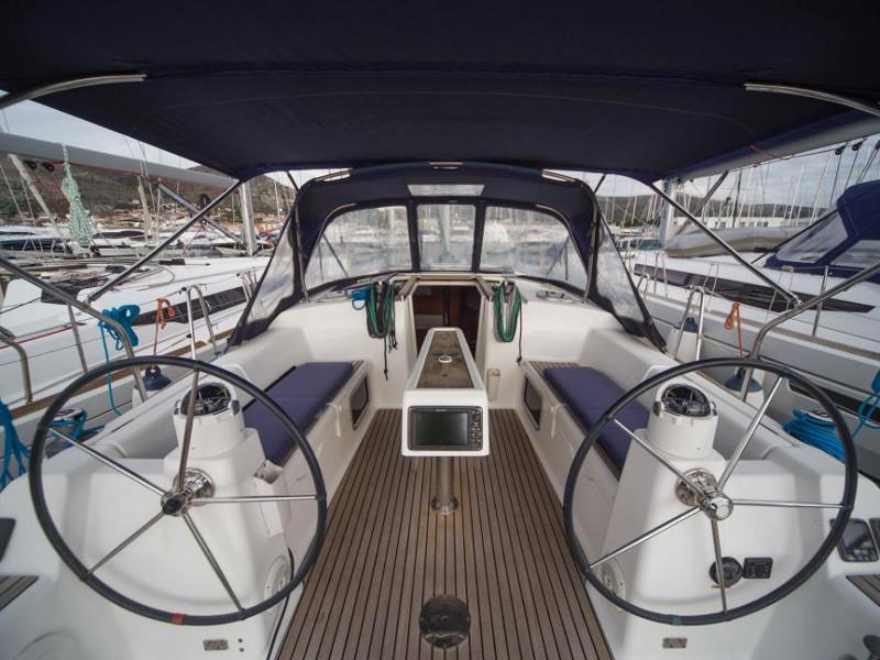 Book yachts online - sailboat - Dufour 380 - Pegase - rent