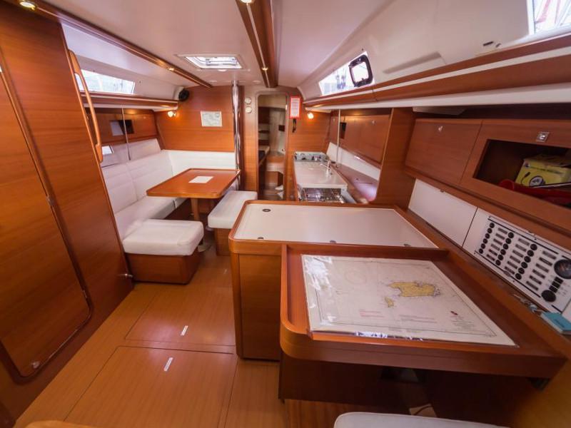 Book yachts online - sailboat - Dufour 380 - Pegase - rent