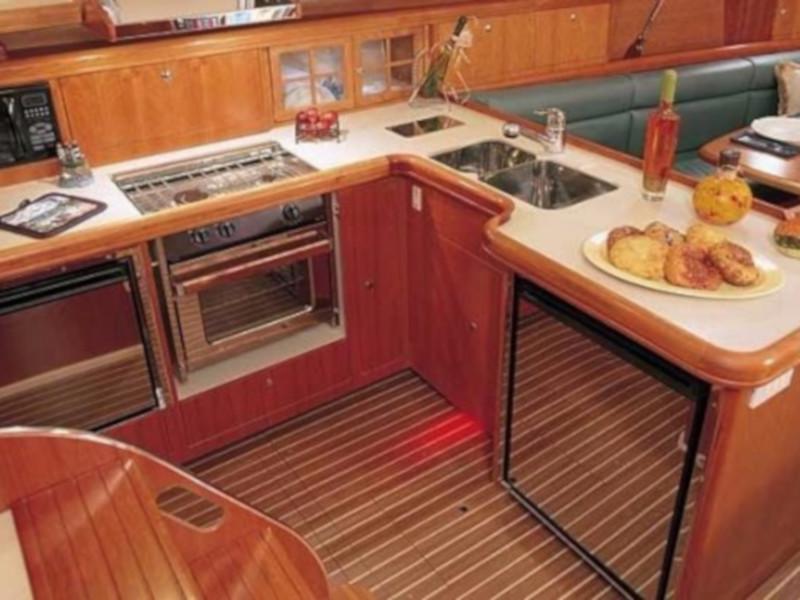 Book yachts online - sailboat - Hunter 426 - Emina - rent