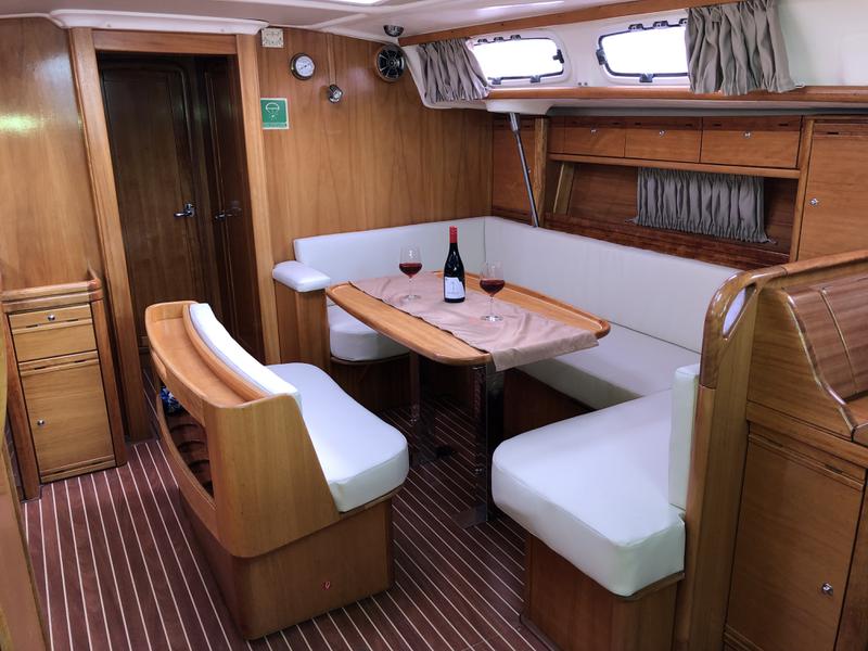Book yachts online - sailboat - Bavaria Cruiser 46 Y/B 2009 - Borboleta (Refit 2020) - rent