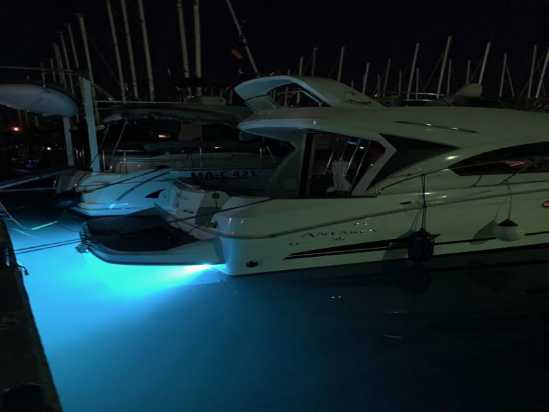 Book yachts online - motorboat - Antares 36 - Solavis - rent