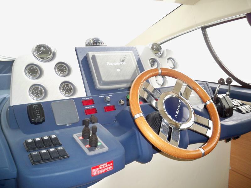 Book yachts online - motorboat - Azimut 43 Fly - Lou Ann - rent