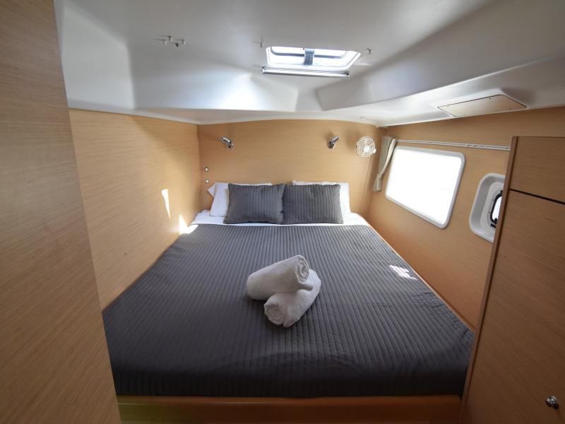 Book yachts online - catamaran - Lagoon 380 - Semele - rent