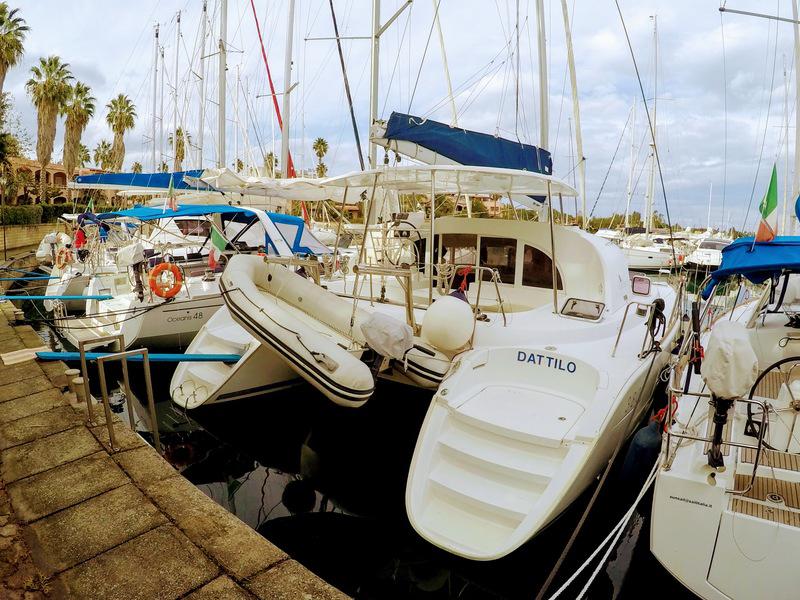 Book yachts online - catamaran - Lagoon 380 - Dattilo - rent