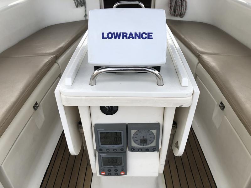 Book yachts online - sailboat - Bavaria 44 - Dišpet - sails 2019/solar panels - rent