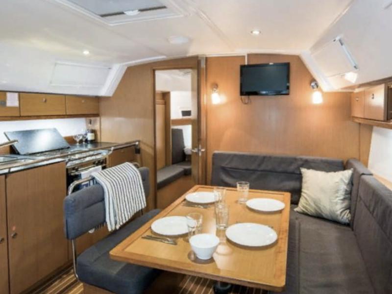 Book yachts online - sailboat - Bavaria 40 Cruiser S - Morning Glory  - rent