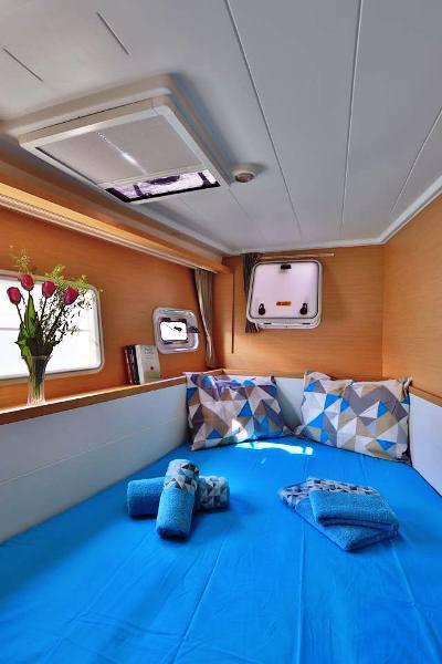 Book yachts online - catamaran - Lagoon 400 S2 - Naya - rent