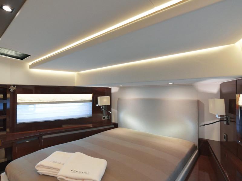Book yachts online - motorboat - Prestige 630 Fly - Mavi Mar - rent