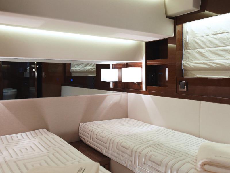 Book yachts online - motorboat - Prestige 630 Fly - Mavi Mar - rent