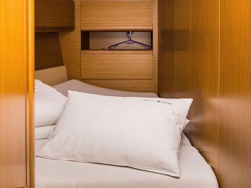 Book yachts online - sailboat - Sun Odyssey 49i - NAIRA - rent