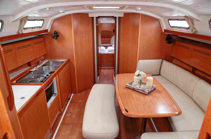 Book yachts online - sailboat - Cyclades 43.4 - Hermes - rent
