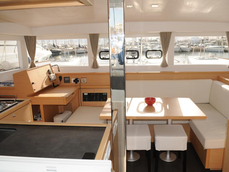 Book yachts online - catamaran - Lagoon 39 - CARPE DIEM - rent