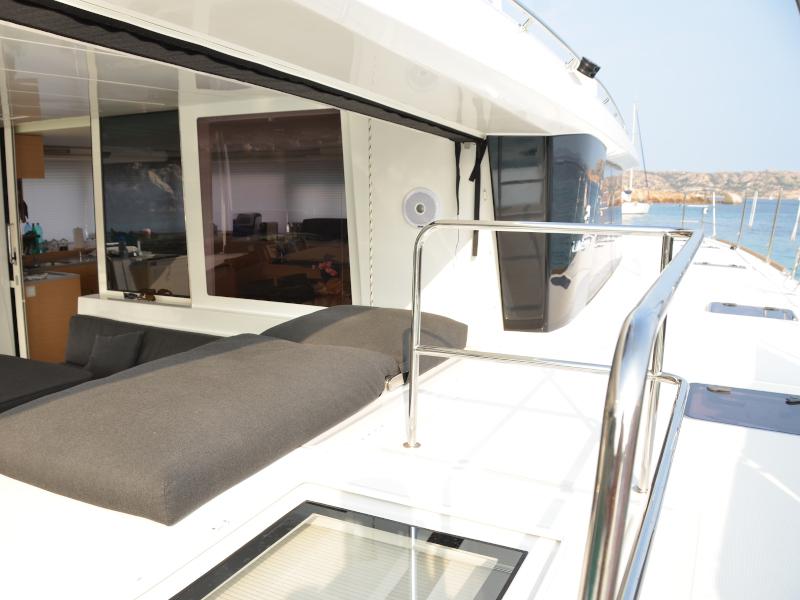 Book yachts online - catamaran - Lagoon 560 - Taipan - rent