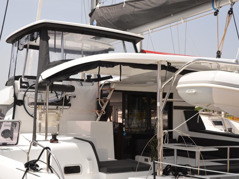Book yachts online - catamaran - Lagoon 42 - Balute - rent