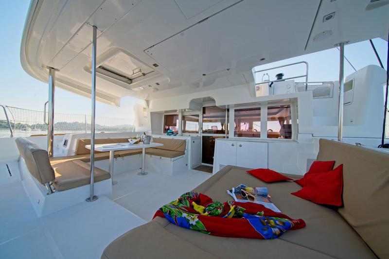 Book yachts online - catamaran - Lagoon 450 - MH 33 - rent