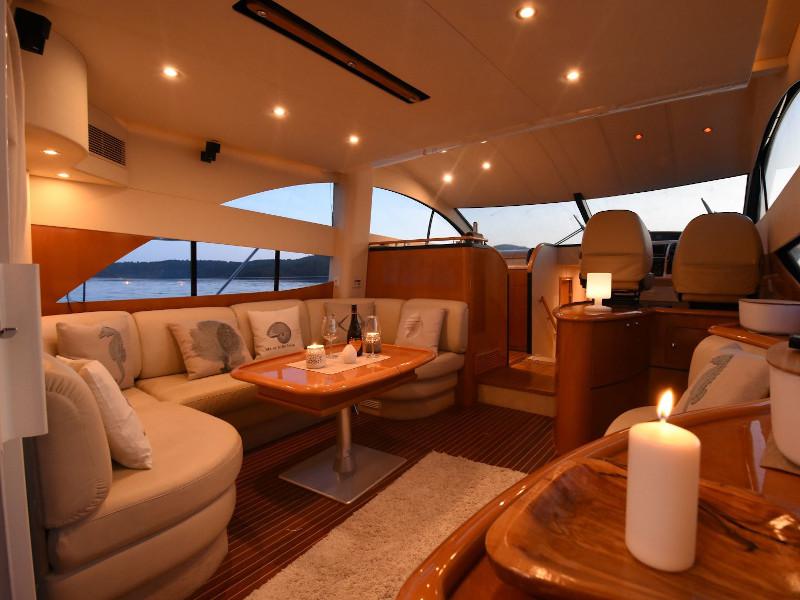 Book yachts online - motorboat - Phantom 50 - Gecko - rent