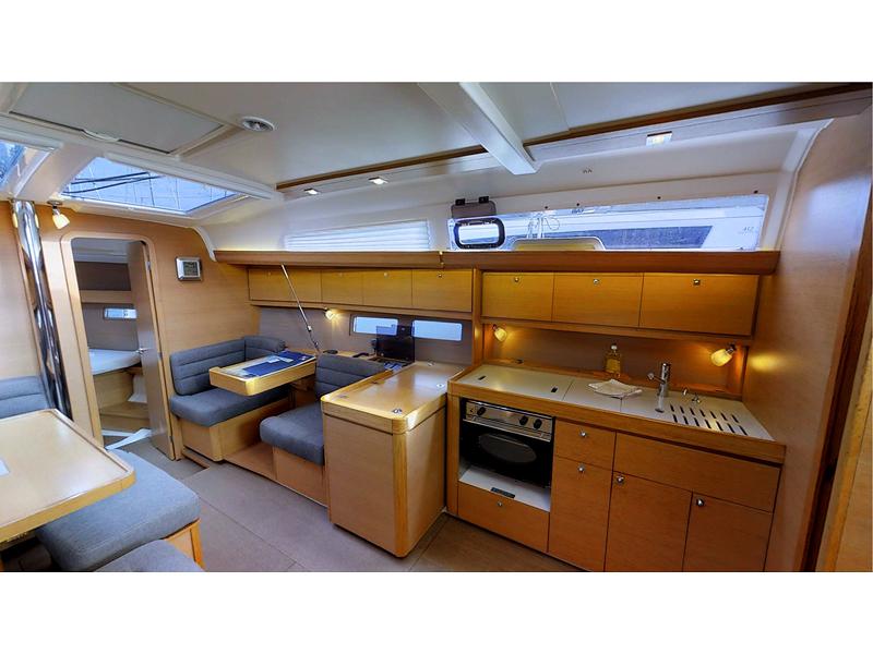 Book yachts online - sailboat - Dufour 410 Grand Large - Lily FB - rent