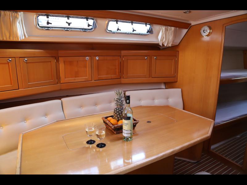 Book yachts online - sailboat - Elan 431 - Kurba mala - rent