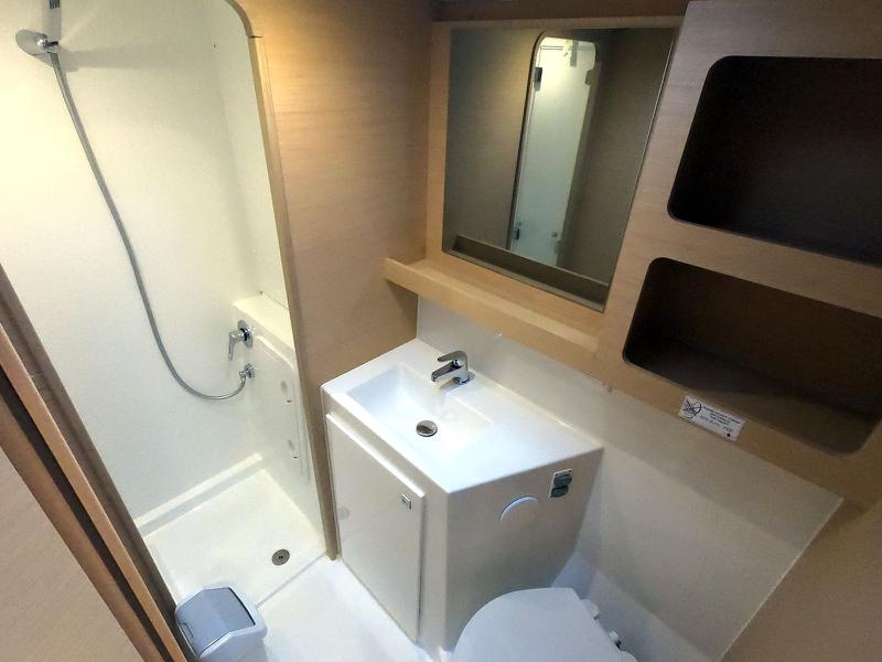 Book yachts online - catamaran - Lagoon 42 - MEERKAT - rent