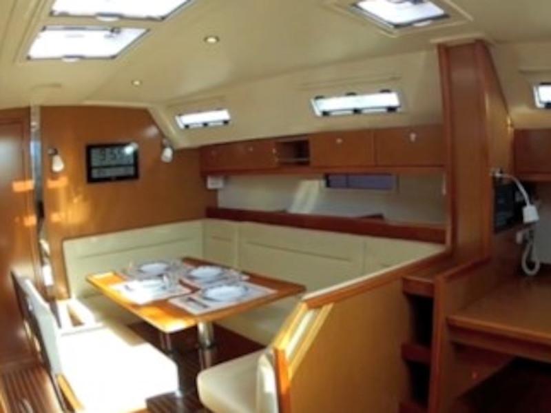 Book yachts online - sailboat - Bavaria  Cruiser 40 - Capitana II - rent