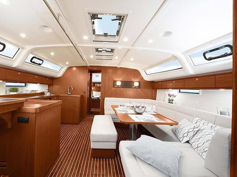 Book yachts online - sailboat - Bavaria 51 Cruiser - Monika I - rent