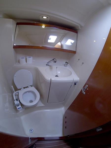 Book yachts online - sailboat - Dufour 385 GL - Frodo - rent