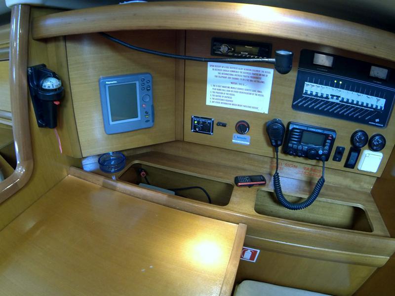 Book yachts online - sailboat - Grand Soleil 40 - Šjor (Main sail 2016, Genoa 2018) - rent