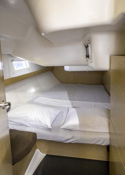 Book yachts online - sailboat - Elan 45 Impression - Alexe II - rent